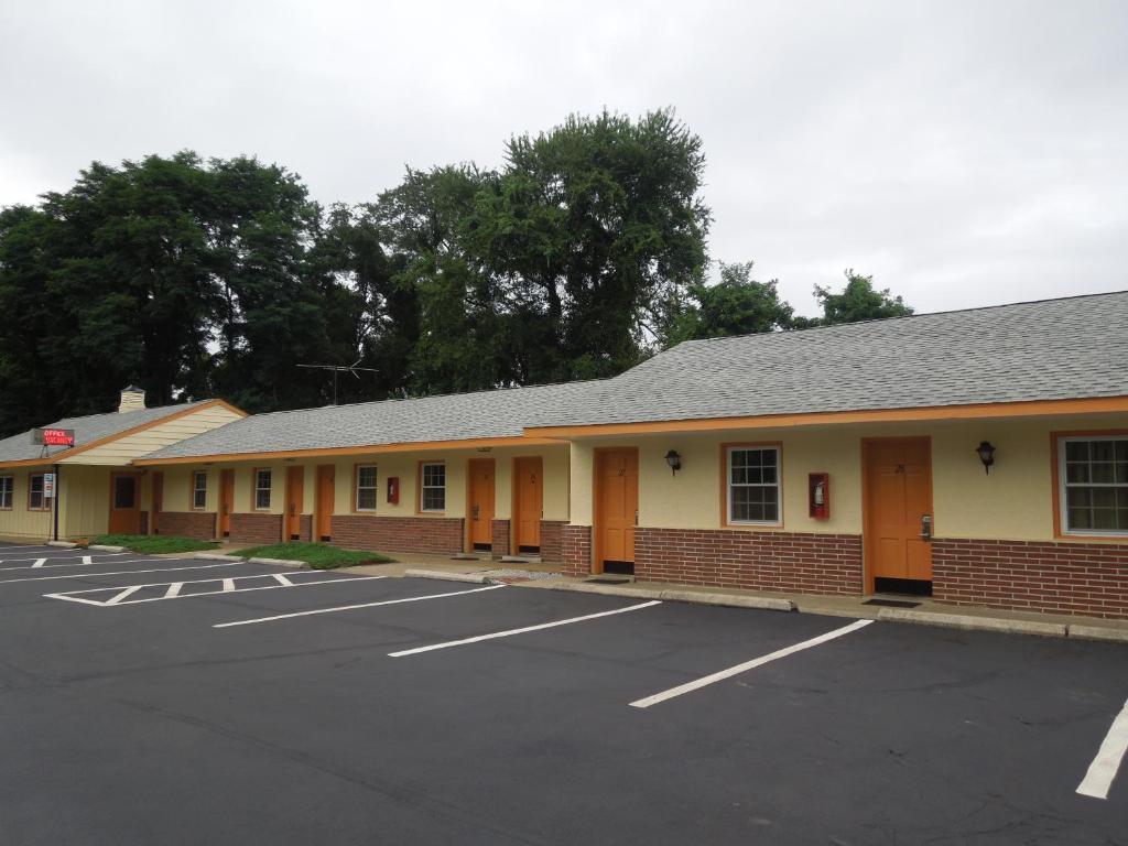 Sentinel Motel West Chester Exterior foto