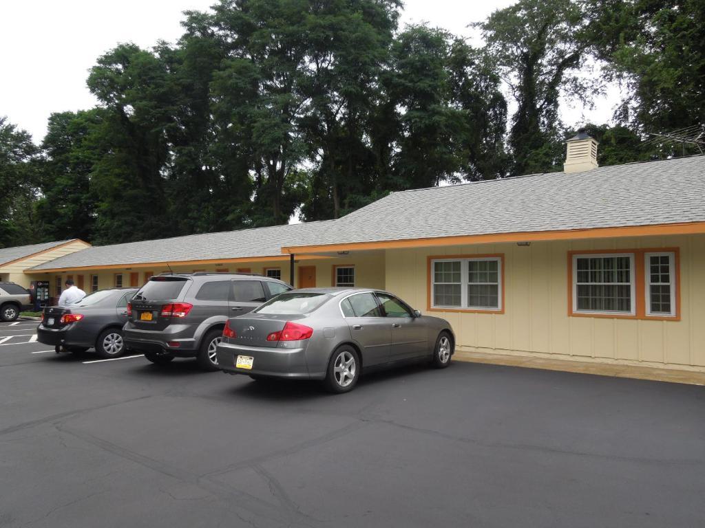 Sentinel Motel West Chester Exterior foto